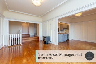 301-303-303 Corbett Ave in San Francisco, CA - Building Photo