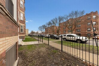 7643 S Stewart Ave Chicago, IL 60620 in Chicago, IL - Foto de edificio - Building Photo