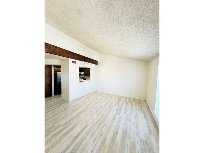 1324 Bluffview Dr in Seagoville, TX - Foto de edificio - Building Photo