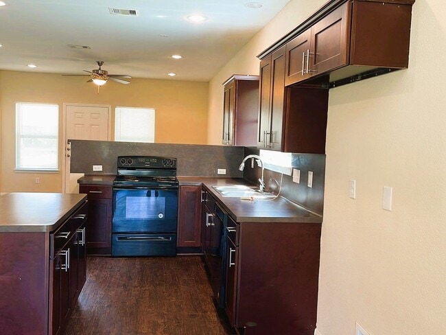 8526 Homewood Ln in Houston, TX - Building Photo - Building Photo