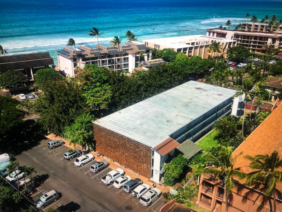 3750 Lower Honoapiilani Rd, Unit Leinani in Lahaina, HI - Building Photo