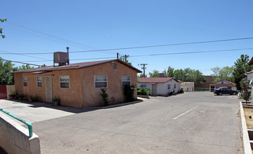 1200-1212 Lead Ave SE in Albuquerque, NM - Building Photo - Building Photo