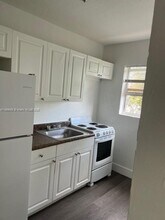 3669 Thomas Ave in Miami, FL - Building Photo - Building Photo