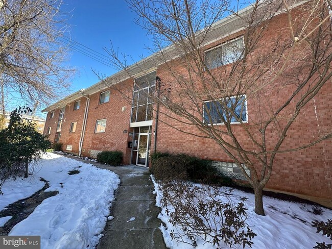 2512 Markham Ln in Hyattsville, MD - Building Photo - Building Photo