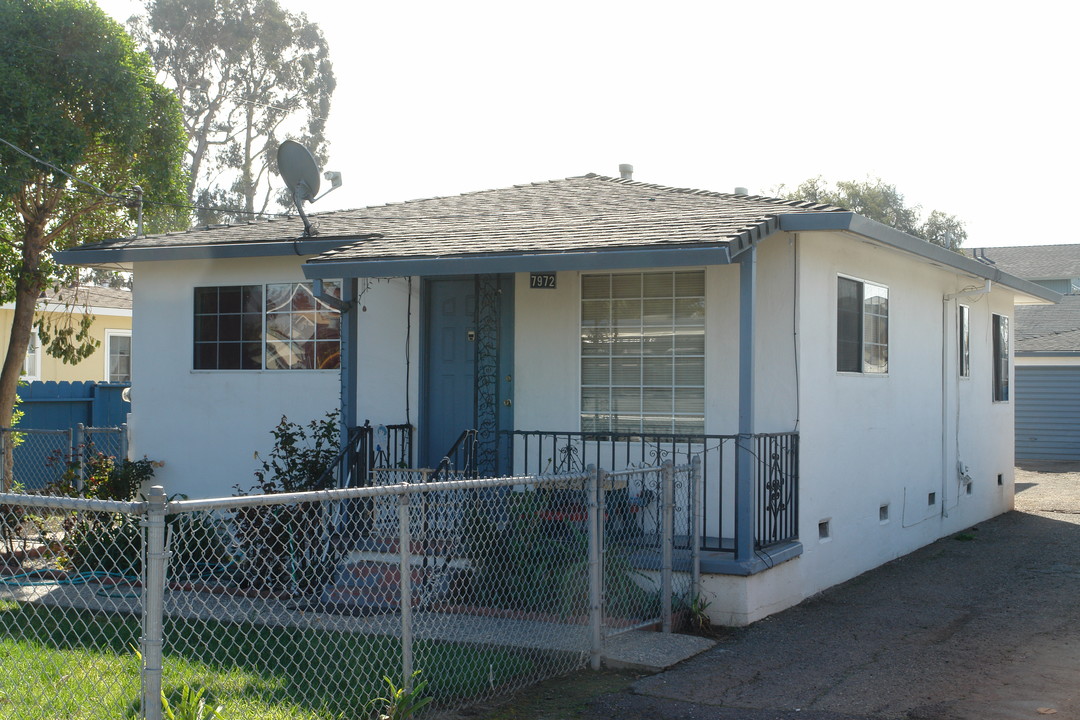 7968-7972 Thornton Ave in Newark, CA - Building Photo