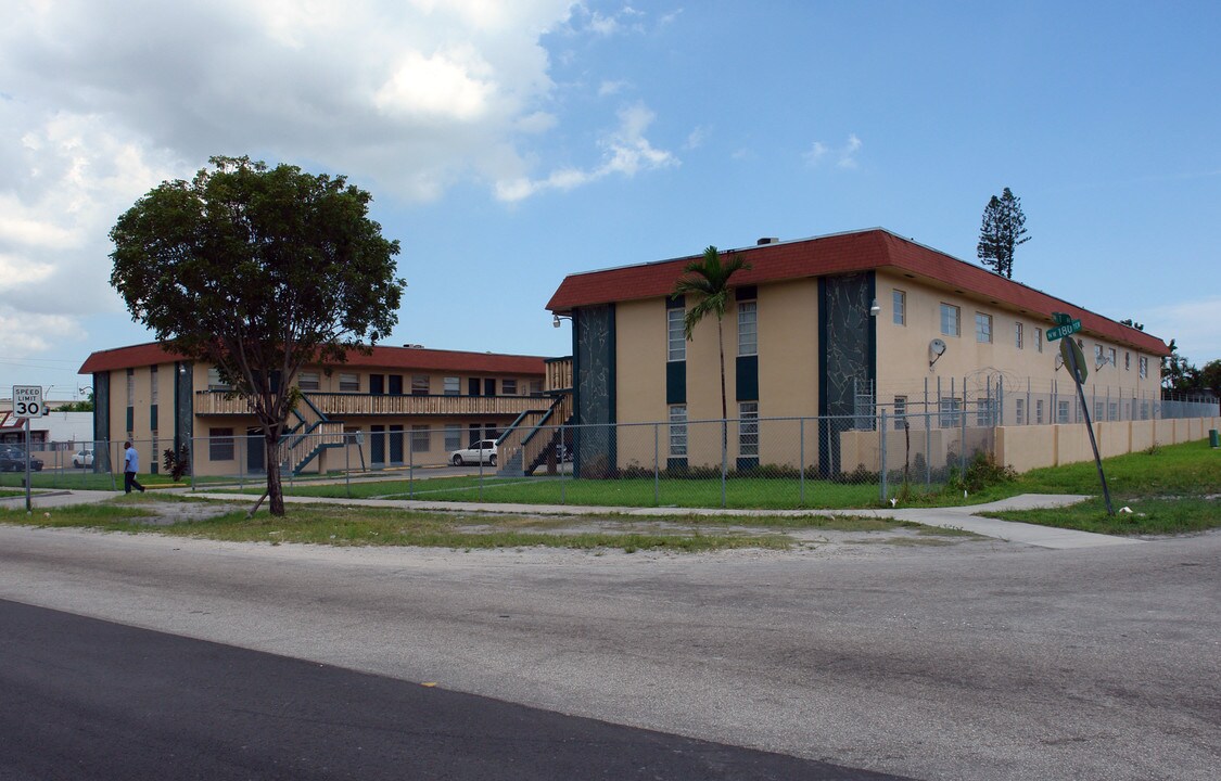 Northridge Apartments in Miami, FL - Foto de edificio