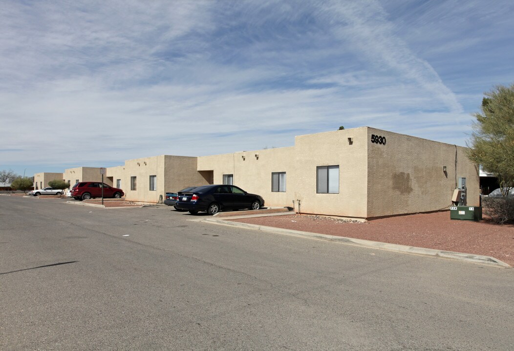 5930 S JEANETTE in Tucson, AZ - Building Photo