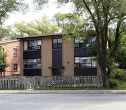 423 Lawrence Ave W in Toronto, ON - Building Photo - Building Photo