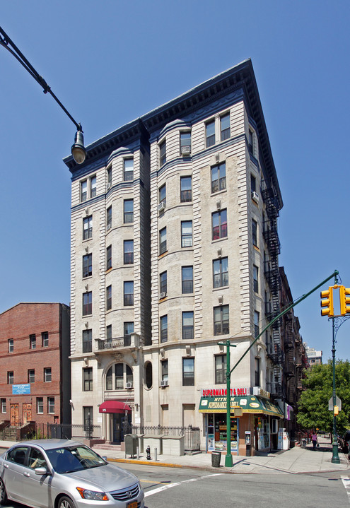 375 Manhattan Ave in New York, NY - Foto de edificio