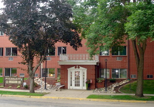 Silverleaf Apartments in Fergus Falls, MN - Foto de edificio - Building Photo