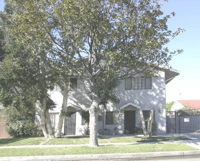 9813 Glasgow Pl in Los Angeles, CA - Building Photo - Building Photo