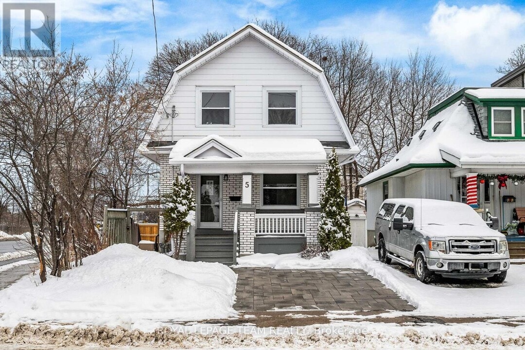5 Gilchrist Ave in Ottawa, ON - Building Photo
