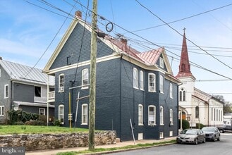 402 S Loudoun St in Winchester, VA - Building Photo - Building Photo