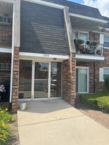 2343 Ogden Ave in Downers Grove, IL - Building Photo