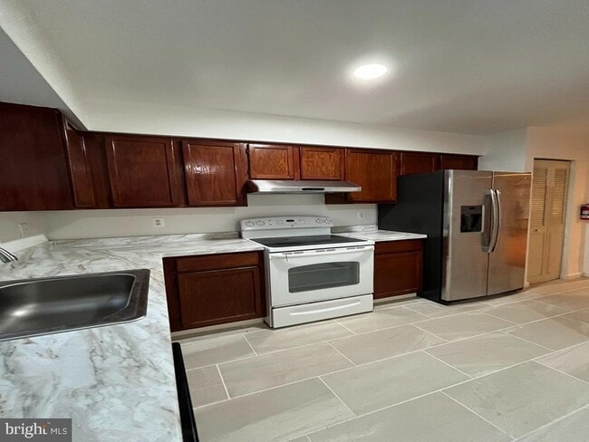 1710 Featherwood St in Silver Spring, MD - Building Photo - Building Photo