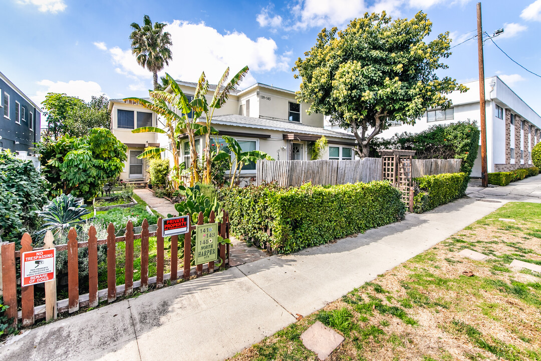 139 N Harper Ave in Los Angeles, CA - Building Photo