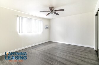 20324 Saticoy St in Los Angeles, CA - Building Photo - Building Photo