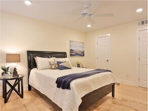 909 Reinli Street, Unit 111 in Austin, TX - Building Photo - Building Photo