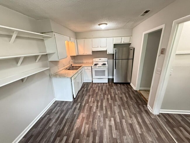 214 Brevard Ct