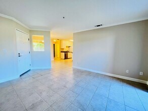 490 Bollinger Canyon Ln in San Ramon, CA - Foto de edificio - Building Photo