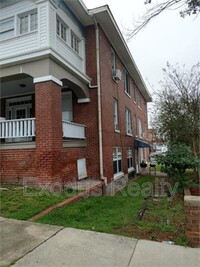 105 Gordon St in Sanford, NC - Foto de edificio - Building Photo