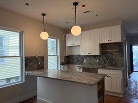 82 Marion St, Unit B2 in Somerville, MA - Building Photo