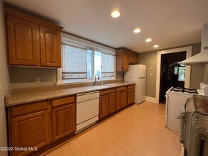 157 Washington St in Saratoga Springs, NY - Building Photo - Building Photo