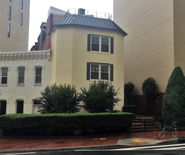 900 24th St NW in Washington, DC - Building Photo - Building Photo