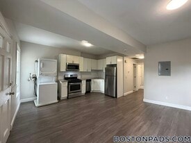 133 Eutaw St in Boston, MA - Building Photo