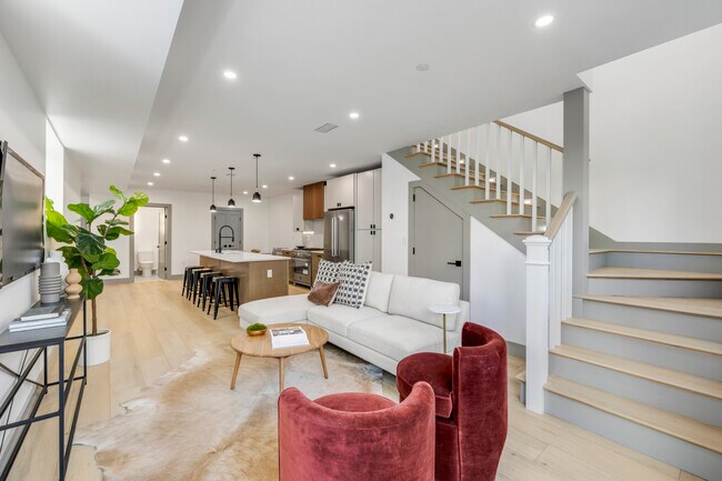 566 E 3rd St, Unit 1