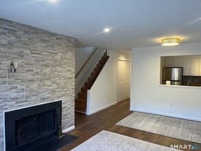 9 River Rd in Greenwich, CT - Building Photo - Building Photo