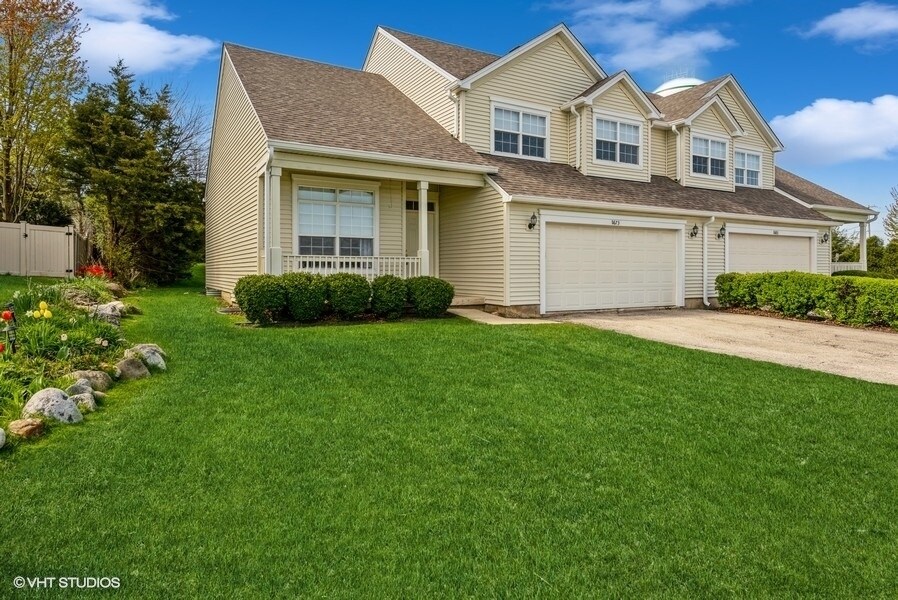 11673 Joan Ave in Huntley, IL - Building Photo
