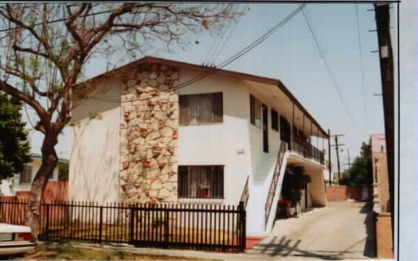 7118 Corona Ave in Bell, CA - Building Photo - Building Photo