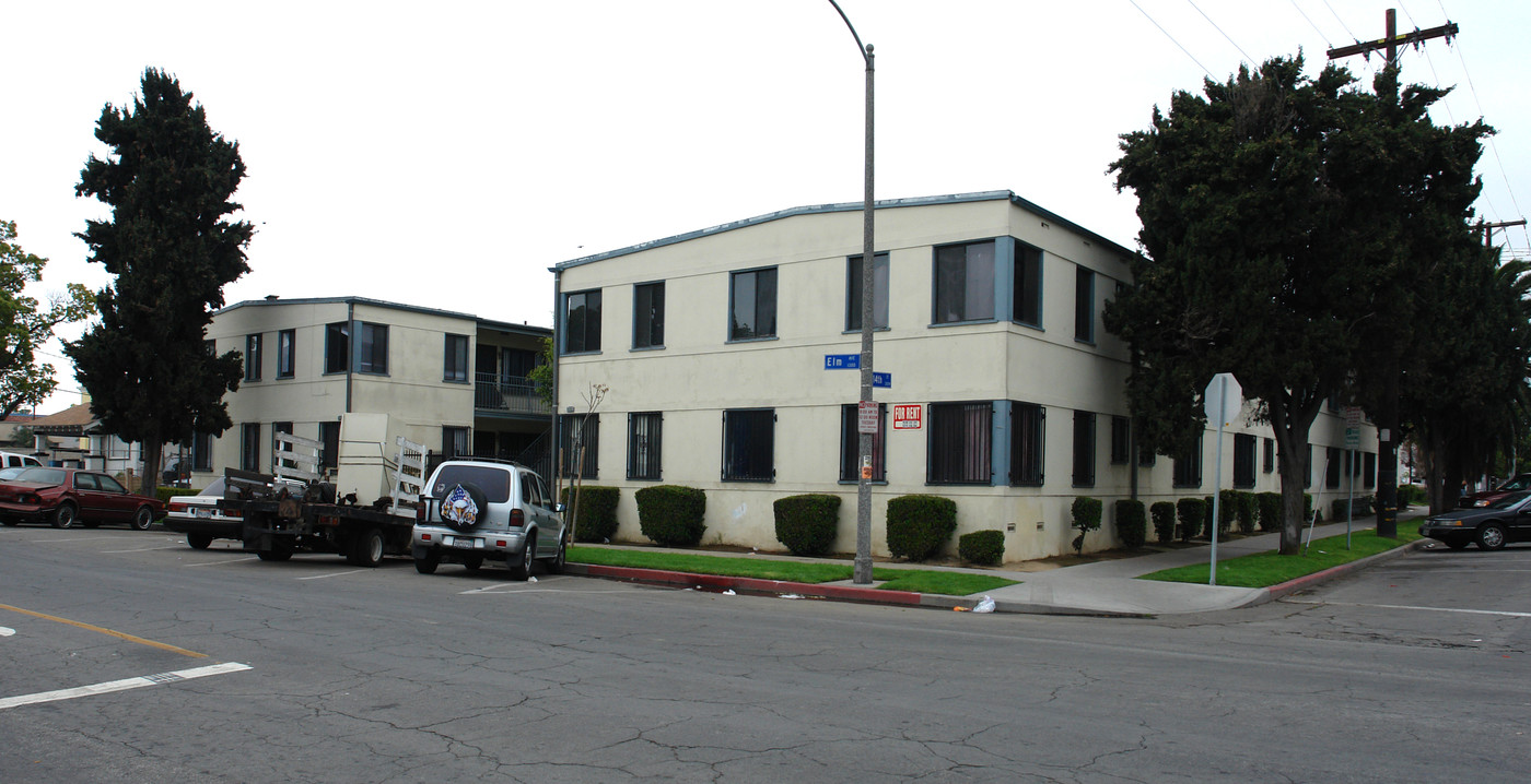 Elm 1357 in Long Beach, CA - Building Photo