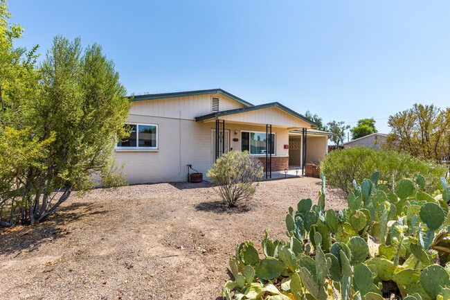 921 W 16th St in Tempe, AZ - Foto de edificio - Building Photo