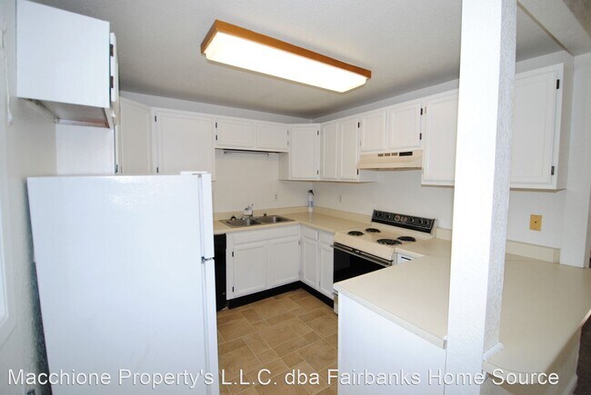 795 Keeling Rd in North Pole, AK - Building Photo - Building Photo