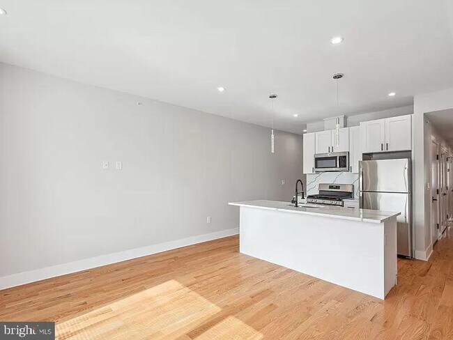 2425 W Thompson St-Unit -3 in Philadelphia, PA - Building Photo - Building Photo