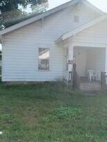 21 Sirrine St in Anderson, SC - Building Photo