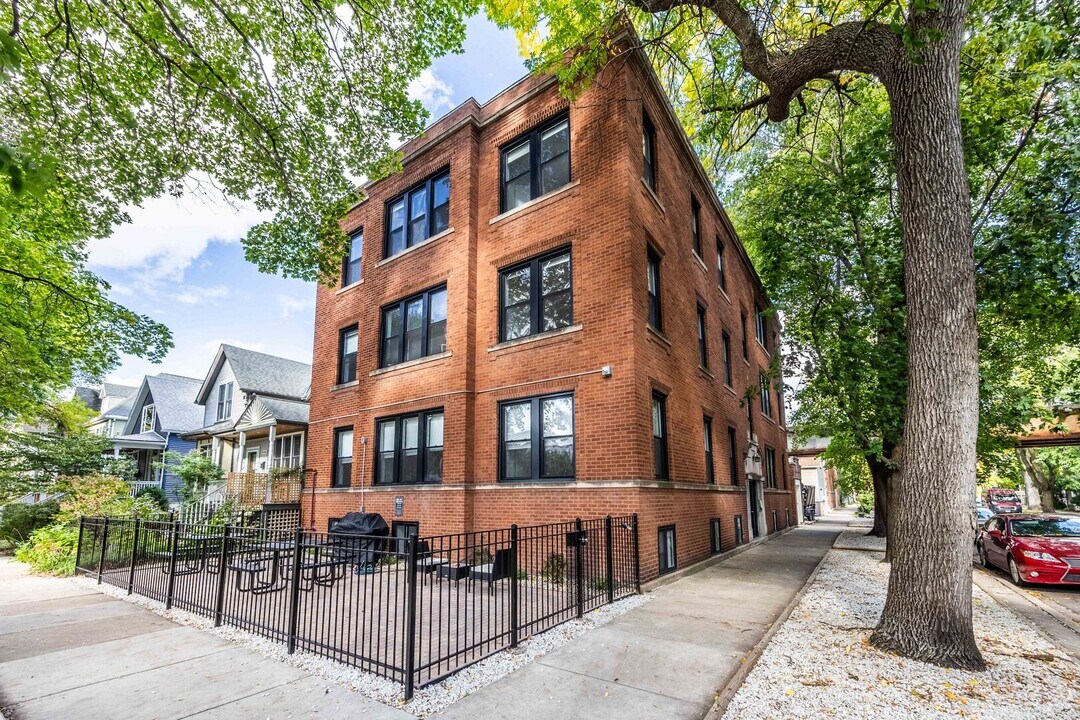 4638 N Hamilton Ave in Chicago, IL - Building Photo