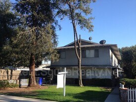 256 Euclid Pl in Upland, CA - Building Photo