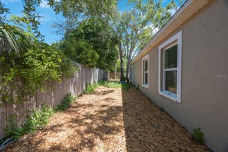3835 18th Ave S in St. Petersburg, FL - Building Photo - Building Photo
