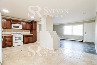 252 Blue Ridge Dr in Levittown, PA - Building Photo - Building Photo