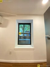 688 Parker St in Boston, MA - Foto de edificio - Building Photo