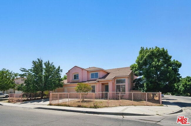 property at 3702 Las Palmas Ave