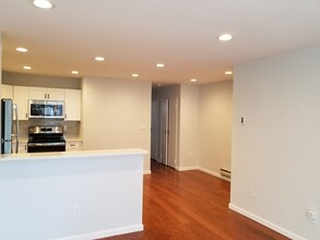 Maple Gardens in Montclair, NJ - Building Photo - Interior Photo