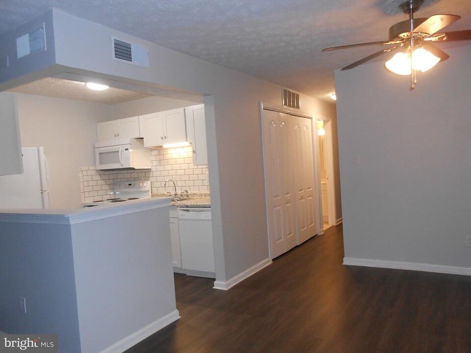 44706 Beechwood Ct in California, MD - Building Photo