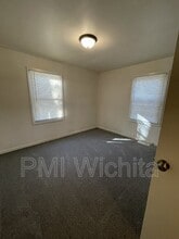 2323 S Belmont St in Wichita, KS - Building Photo - Building Photo