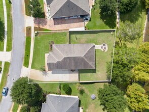 526 Camellia Ct in Freeport, FL - Foto de edificio - Building Photo