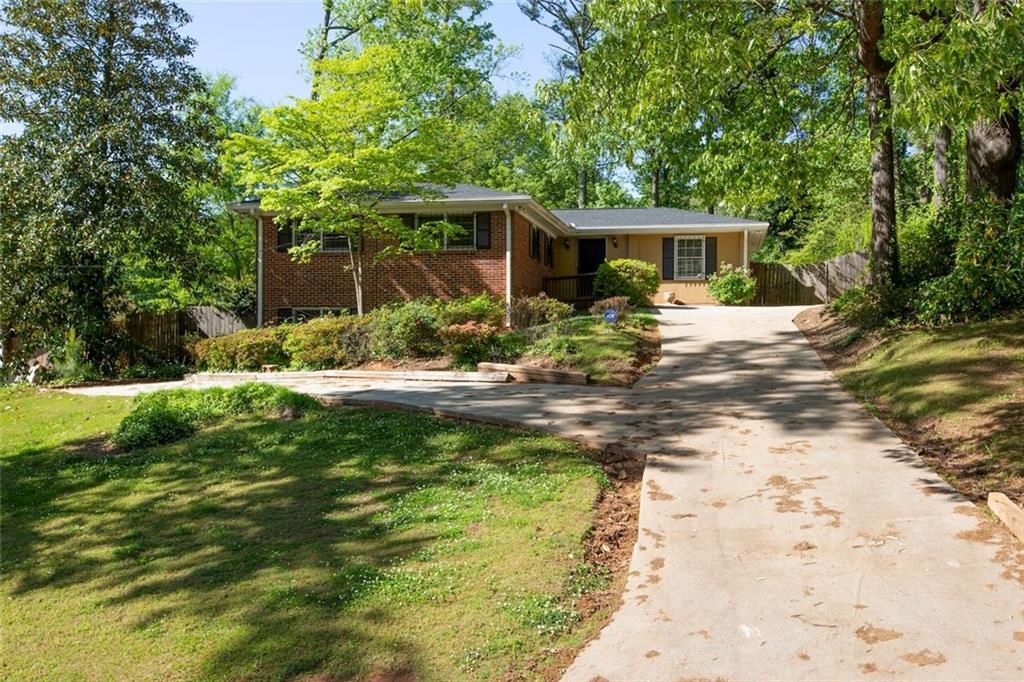 4035 Brookcrest Cir in Decatur, GA - Building Photo