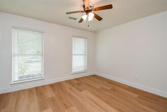4947 Cheena Dr in Houston, TX - Building Photo - Building Photo